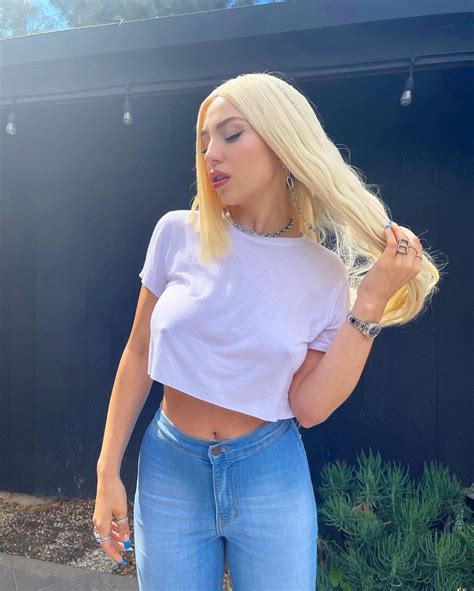 ava max tits|Ava Max Displays Her Sexy Tits (5 Photos)